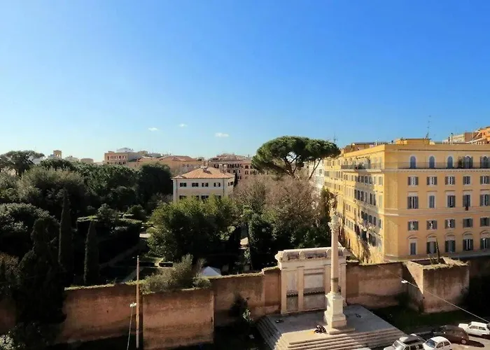 Daire Julie's Renovated View Roma