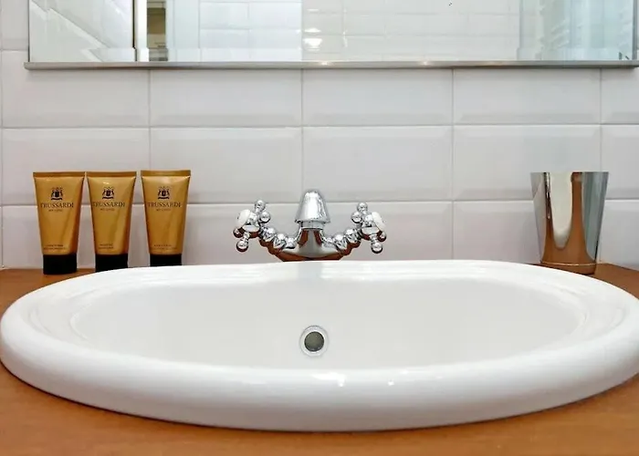 Daire Julie's Renovated View Roma