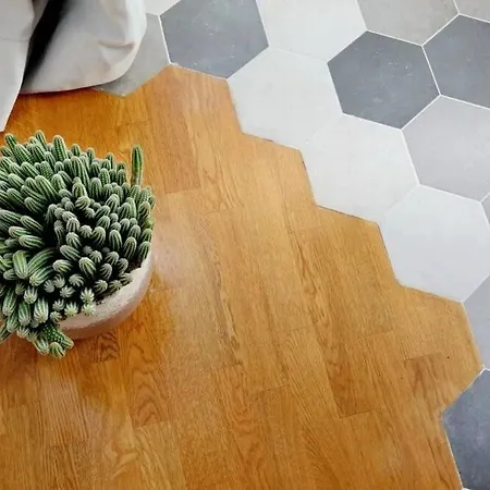 Julie's Renovated View Апартаменты *