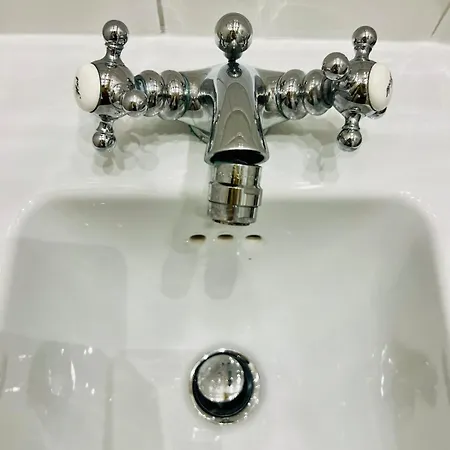 Апартаменты Julie's Renovated View *