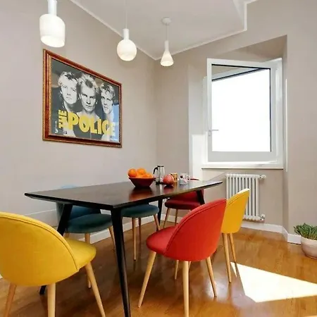 Julie's Renovated View Appartement *